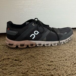 On Running tennis shoes